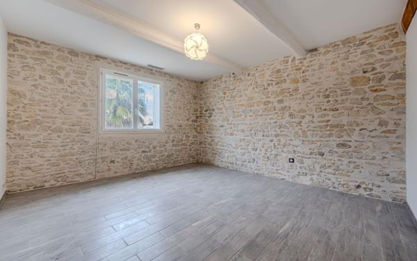 Maison à vendre    4 pièces •  Milhaud