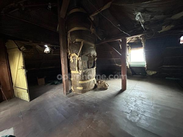 BRUNSTATT, quartier résidentiel,5min à pied du centre ville, maison mitoyenne 123m² au sol, 2chambres, comble aménageable, sous-sol complet. Top emplacement.