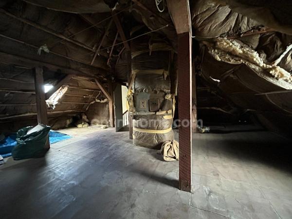 BRUNSTATT, quartier résidentiel,5min à pied du centre ville, maison mitoyenne 123m² au sol, 2chambres, comble aménageable, sous-sol complet. Top emplacement.