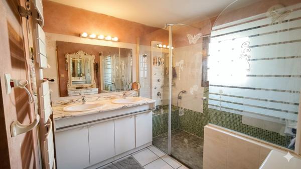 Maison BRETIGNOLLES-SUR-MER 6 pièce150m2