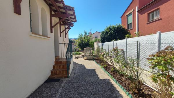 Villa semi plain pied 5 pièces plus sous sol à St André