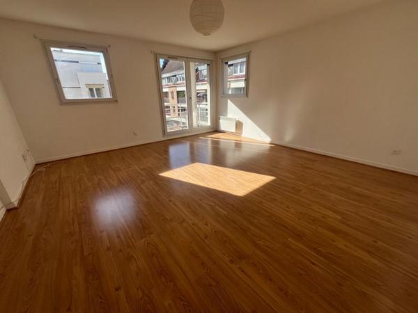 A LOUER : T3 à LILLE • rue Alphonse Mercier - GAMBETTA • 1 113 € CC • Réf. 68192929665