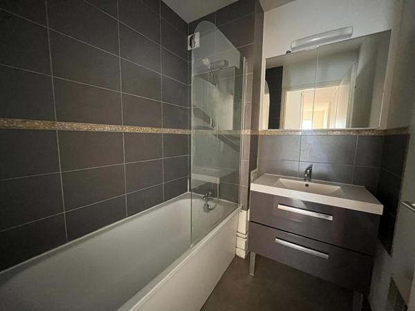 A LOUER : T3 à LILLE • rue Alphonse Mercier - GAMBETTA • 1 113 € CC • Réf. 68192929665