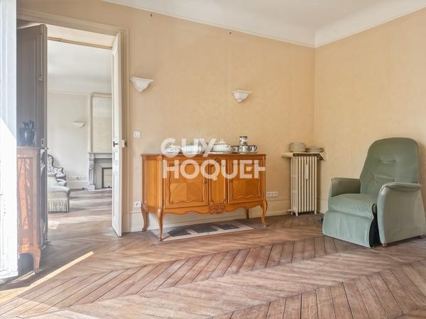 PARIS 10e – CHÂTEAU D'EAU / BD DE STRASBOURG – FAMILIAL 113 m² + 2 CHAMBRES DE SERVICE – BALCON