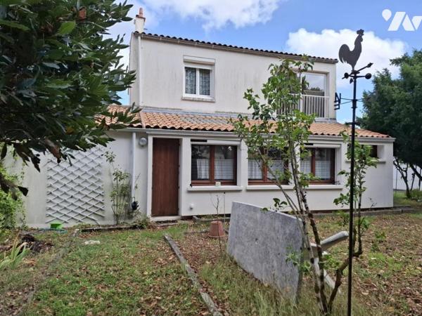 SAINTES rive Gauche - proche Intermarché - 115 m² hab avec 4 chambres sur une parcelle de 400 m²