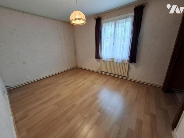 SAINTES rive Gauche - proche Intermarché - 115 m² hab avec 4 chambres sur une parcelle de 400 m²