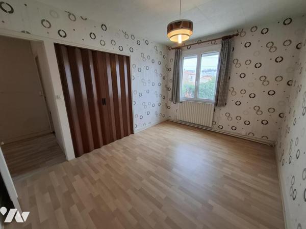 SAINTES rive Gauche - proche Intermarché - 115 m² hab avec 4 chambres sur une parcelle de 400 m²