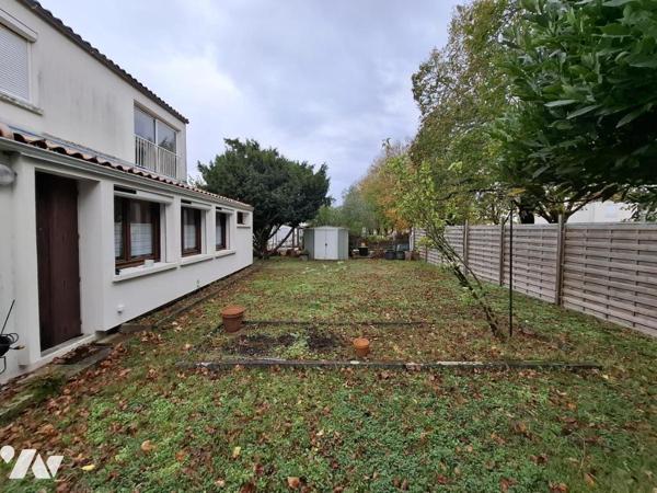 SAINTES rive Gauche - proche Intermarché - 115 m² hab avec 4 chambres sur une parcelle de 400 m²