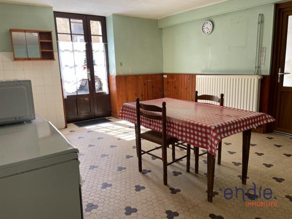 MAISON CENTRE VILLE MONCONTOUR A RENOVER