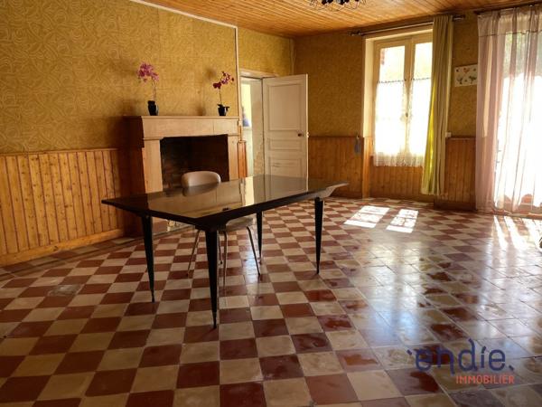 MAISON CENTRE VILLE MONCONTOUR A RENOVER