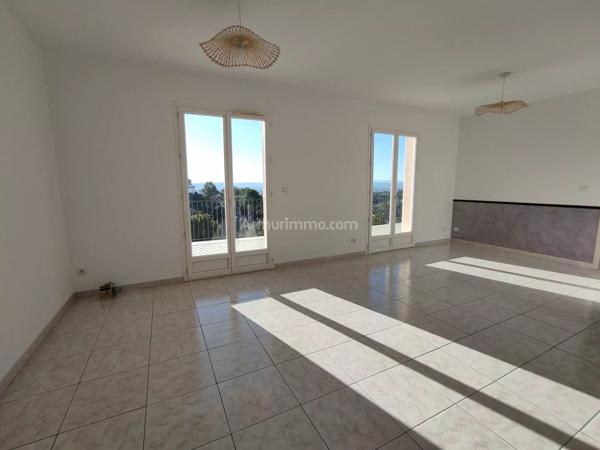 Location Villa 5 pièces 134 m2 à Sainte-Tulle