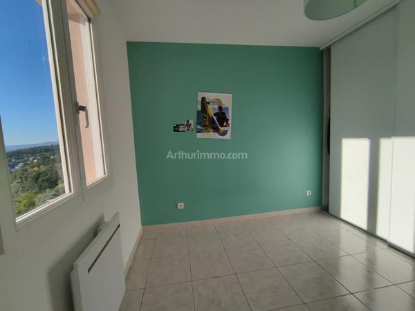 Location Villa 5 pièces 134 m2 à Sainte-Tulle