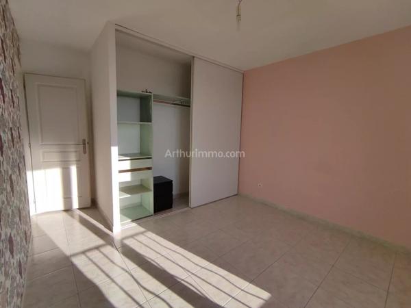 Location Villa 5 pièces 134 m2 à Sainte-Tulle