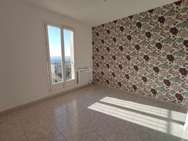 Location Villa 5 pièces 134 m2 à Sainte-Tulle