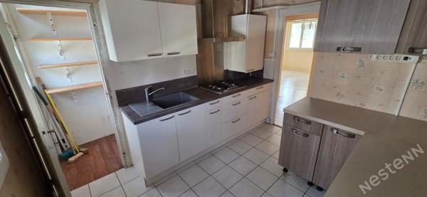 Appartement F4 avec balcon, cave et garage ! Centre-ville