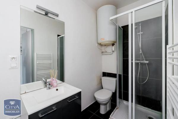 Appartement à louer 2 pièces 43.68m² Vichy (03200)