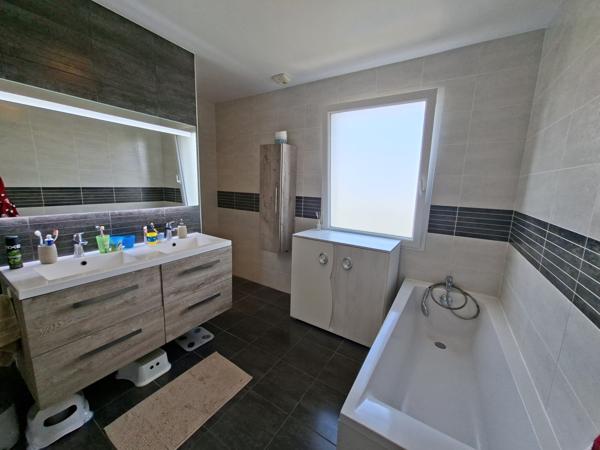 Pournoy la Grasse, maison récente 106 m2 avec 3 chambres sur