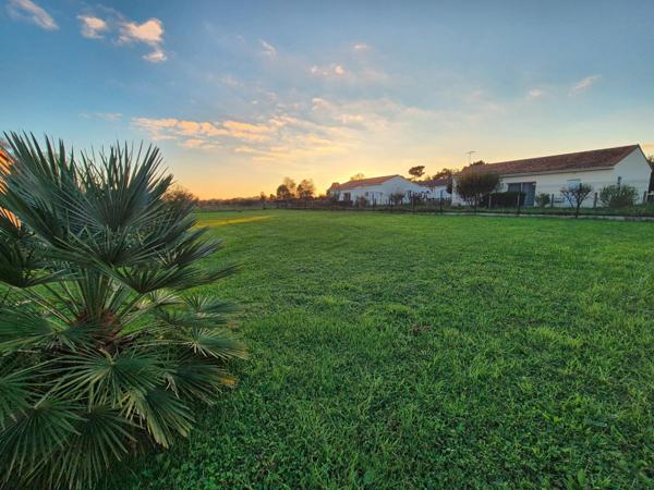 TERRAIN CONSTRUCTIBLE 902 m2 - ARVERT