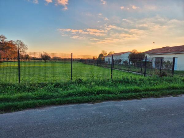 TERRAIN CONSTRUCTIBLE 902 m2 - ARVERT