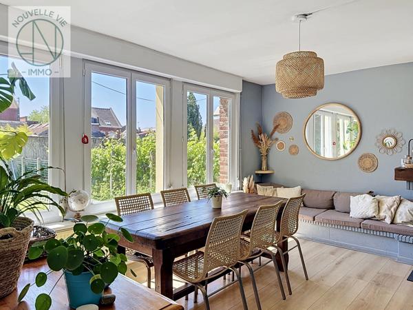 Maison
                                                                                                                                                                                                                                                                                                                        4 pièce(s)                                                                                                                                                                                                          4 chambre(s)                                                                                                                                                                                                          82  m²