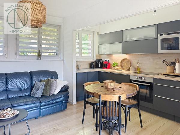 Maison
                                                                                                                                                                                                                                                                                                                        4 pièce(s)                                                                                                                                                                                                          4 chambre(s)                                                                                                                                                                                                          82  m²