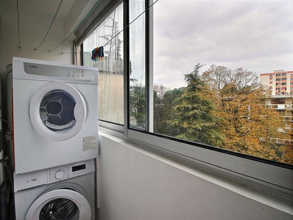 Appartement Avignon 3 pièce(s) 59.53 m2 balcon et stationnement