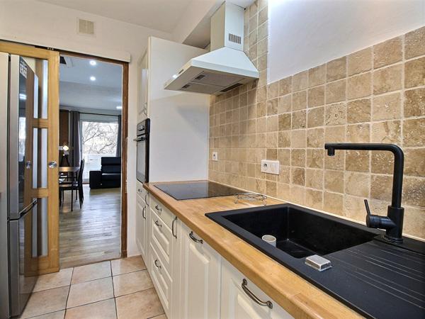 Appartement Avignon 3 pièce(s) 59.53 m2 balcon et stationnement