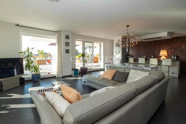 Luxueux Appartement avec Terrasse paysagée et Parkings