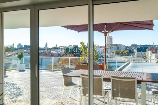 Luxueux Appartement avec Terrasse paysagée et Parkings