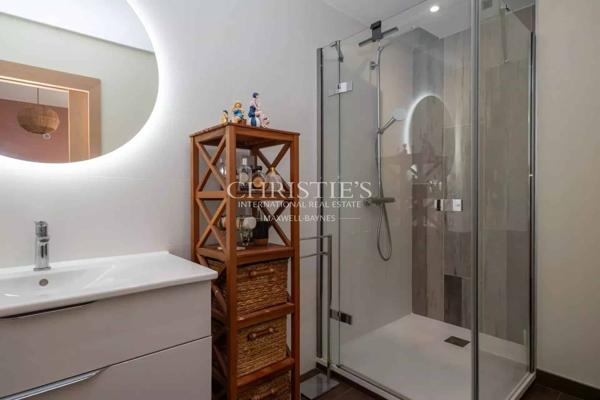 Luxueux Appartement avec Terrasse paysagée et Parkings