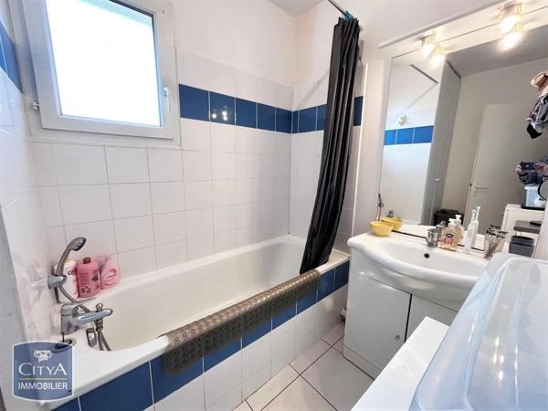 Maison à louer 4 pièces 85.47m² Capendu (11700)