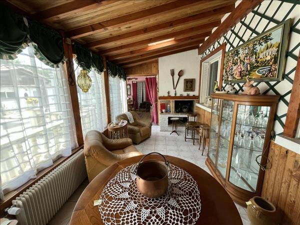 Maison à vendre |  Châteaubernard |  5 pièces | 158 m²