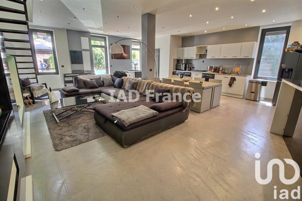 House for sale 4 rooms 120 m² Marseille 15