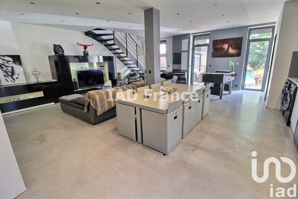 House for sale 4 rooms 120 m² Marseille 15