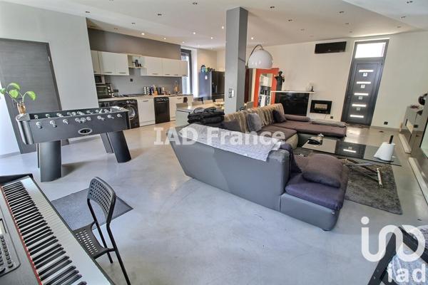 House for sale 4 rooms 120 m² Marseille 15