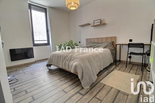 House for sale 4 rooms 120 m² Marseille 15