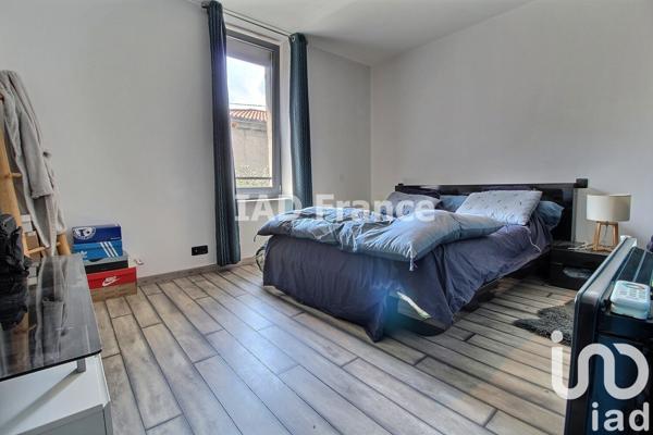 House for sale 4 rooms 120 m² Marseille 15