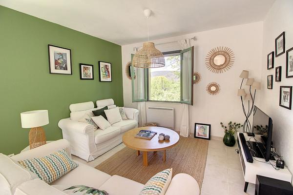 A VENDRE en EXCLUSIVITE a DRAGUIGNAN - Villa de charme de PLAIN PIED avec 3 chambres