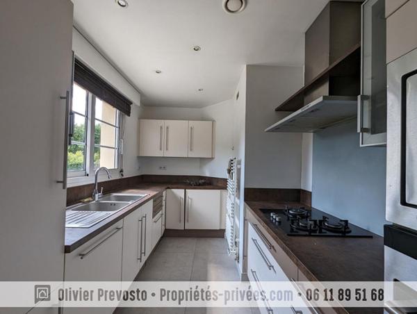 Maison Familliale Verrieres Le Buisson 9 pièce(s) 235 m2