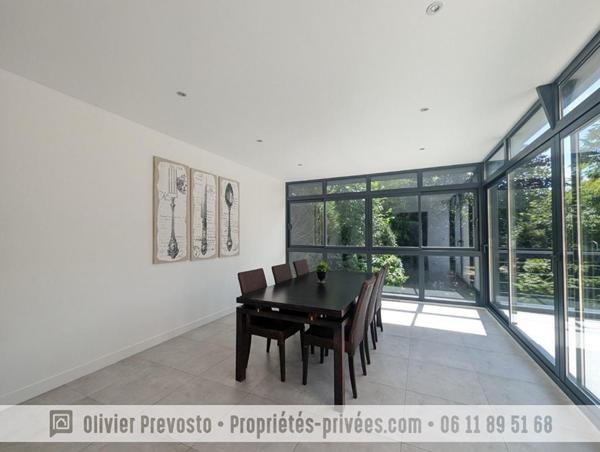 Maison Familliale Verrieres Le Buisson 9 pièce(s) 235 m2