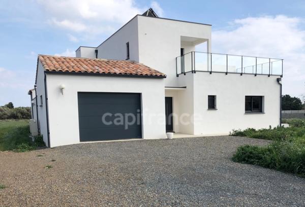 Villa architecte à vendre 6 pièces proche de CARCASSONNE (11) 186,80m2 habitable sur terrain de 1926m2