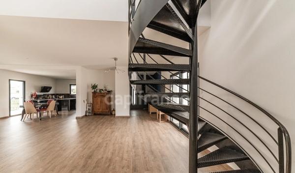 Villa architecte à vendre 6 pièces proche de CARCASSONNE (11) 186,80m2 habitable sur terrain de 1926m2