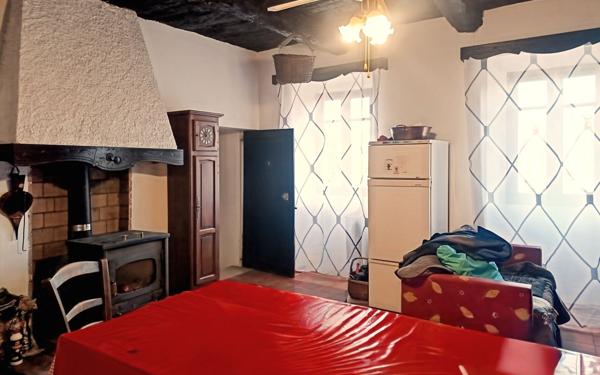 Maison à vendre    3 pièces •  Salérans