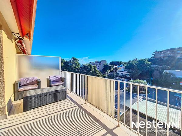 Appartement d'environ 38 m² à Cavalaire-sur-Mer au dernier étage proche des plages et des commerces