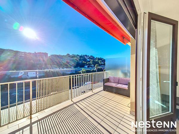 Appartement d'environ 38 m² à Cavalaire-sur-Mer au dernier étage proche des plages et des commerces