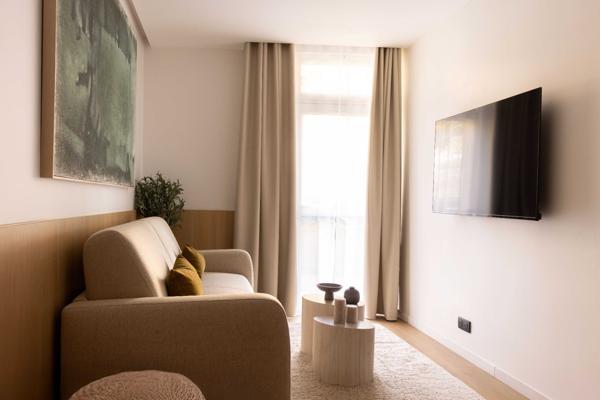 VENTE — 2 APPARTEMENTS EXPLOITÉS EN LOCATION COURTE DURÉE Paris 12ème | Boulevard de Picpus | Déclaration de Parahôtellerie incluse