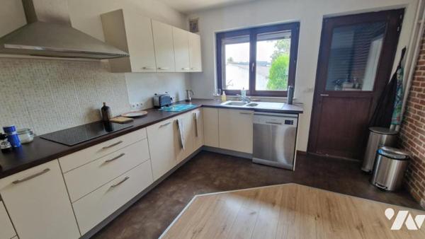 LAMBERSART - PROXIMITE METRO - MAISON BEL ETAGE - 3 CHAMBRES - GARAGE - JARDIN- TRAVAUX