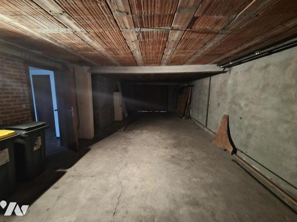 LAMBERSART - PROXIMITE METRO - MAISON BEL ETAGE - 3 CHAMBRES - GARAGE - JARDIN- TRAVAUX