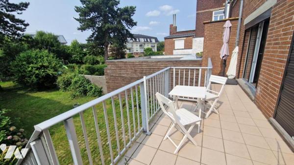 LAMBERSART - PROXIMITE METRO - MAISON BEL ETAGE - 3 CHAMBRES - GARAGE - JARDIN- TRAVAUX