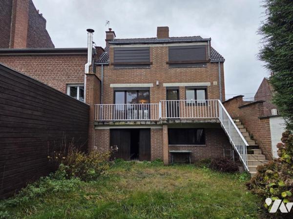 LAMBERSART - PROXIMITE METRO - MAISON BEL ETAGE - 3 CHAMBRES - GARAGE - JARDIN- TRAVAUX